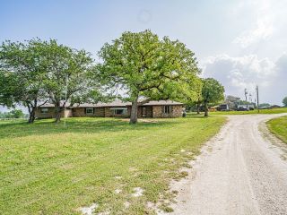 Foreclosed Home - 6101 WILD CAT KNOB RD, 76476