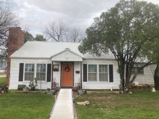 Foreclosed Home - 302 E HIGH ST, 76483
