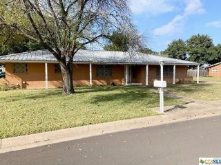 Foreclosed Home - 2204 N EAST ST, 76513