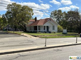 Foreclosed Home - 815 N MAIN ST, 76513