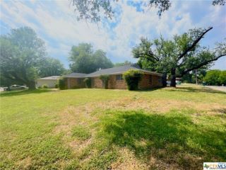 Foreclosed Home - 1304 LIVE OAK DR, 76513