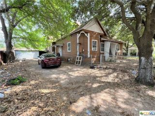 Foreclosed Home - 707 N CENTRAL AVE, 76520