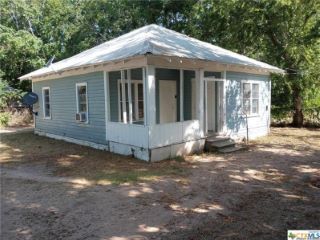 Foreclosed Home - 1003 W 9TH ST, 76520