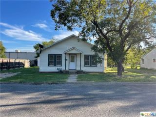 Foreclosed Home - 1412 SAUNDERS ST, 76528