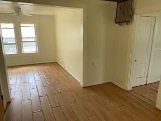 Foreclosed Home - 223 S HOWARD ST, 76531