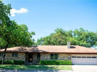 Foreclosed Home - 206 W GENTRY ST, 76531