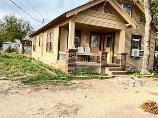 Foreclosed Home - 600 W BAKER ST, 76531