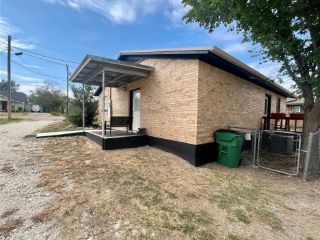 Foreclosed Home - 724 S COLLEGE ST, 76531