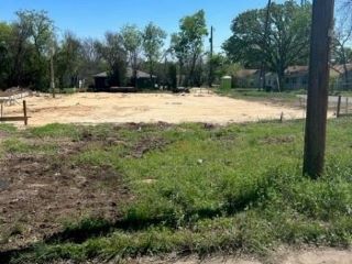 Foreclosed Home - 1200 N 8TH ST, 76541