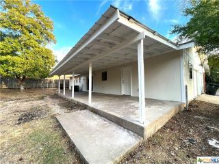 Foreclosed Home - 811 W BRYCE AVE, 76541