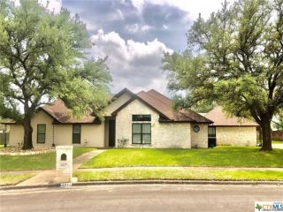 Foreclosed Home - 5827 GREENFOREST CIR, 76543