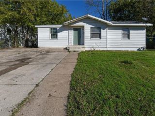 Foreclosed Home - List 101045417