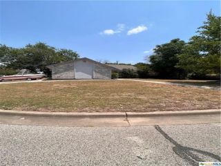 Foreclosed Home - 1702 TANGLEWOOD DR, 76548