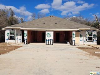 Foreclosed Home - 117 E VALLEY RD, 76548