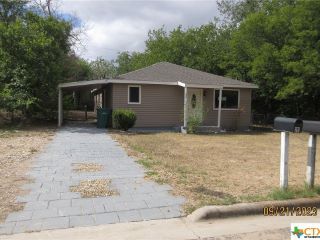 Foreclosed Home - 110 E VALLEY RD, 76548