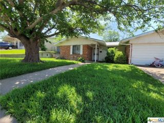 Foreclosed Home - 1802 GLENDALE DR, 76549