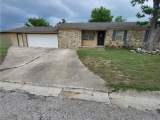 Foreclosed Home - 801 GAMEL ST, 76550
