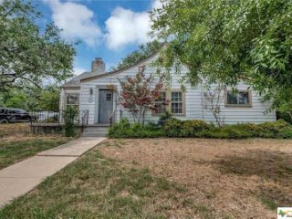 Foreclosed Home - 907 W 6TH ST, 76550