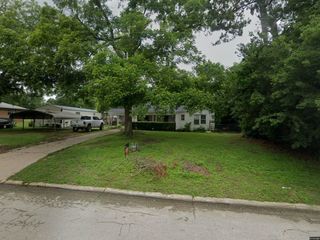 Foreclosed Home - 608 W BELTON AVE, 76567