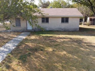 Foreclosed Home - 207 JESTER, 76635