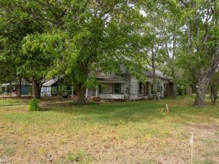 Foreclosed Home - 105 BARRON ST, 76636