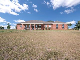 Foreclosed Home - 299 TWIN BENDS RD, 76638