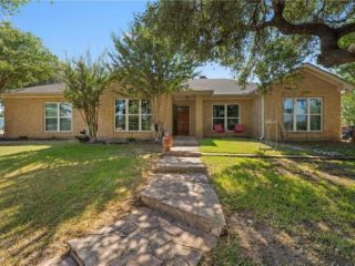 Foreclosed Home - 6907 N LONE STAR PKWY, 76638