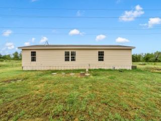 Foreclosed Home - 221 S KATY RD, 76640