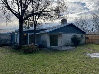 Foreclosed Home - 1001 MCCLINTIC DR, 76642