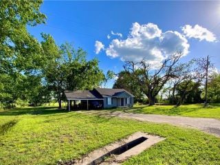 Foreclosed Home - 1987 HIGHWAY 164 W, 76642