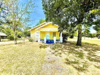 Foreclosed Home - 207 N ARCHER ST, 76642