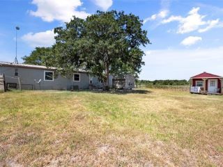 Foreclosed Home - 194 PRIVATE ROAD 5374A, 76642
