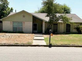 Foreclosed Home - 409 LINDENWOOD LN W, 76643