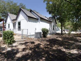 Foreclosed Home - 316 AVALON RD, 76651