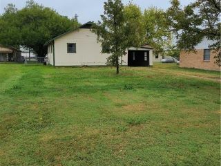 Foreclosed Home - 107 W COMMERCE, 76654