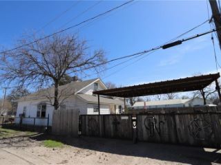 Foreclosed Home - 108 S CRISWELL ST, 76664