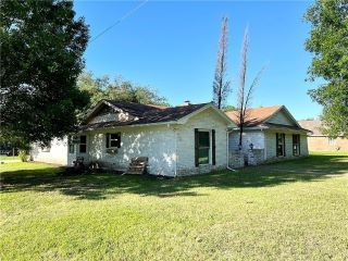 Foreclosed Home - 1516 E MCLENNAN AVE, 76664