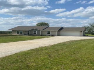 Foreclosed Home - 290 LCR 485, 76667