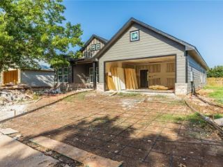 Foreclosed Home - 1003 N MAIN ST, 76691