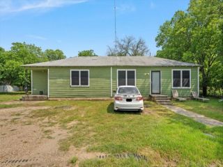Foreclosed Home - 4717 IOWA ST, 76705