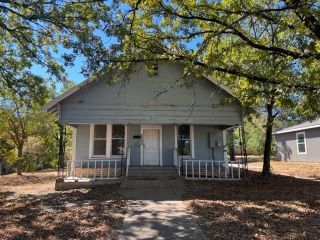 Foreclosed Home - 2020 PARROTT AVE, 76707