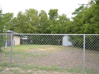 Foreclosed Home - 2401 N 41ST ST, 76708