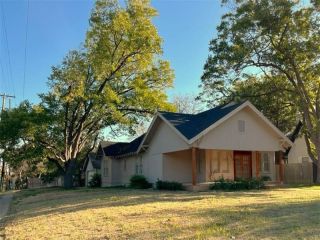 Foreclosed Home - 2700 PINE AVE, 76708