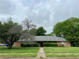 Foreclosed Home - 2100 N 33RD ST, 76708