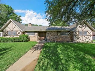 Foreclosed Home - 3313 CLIFFDALE DR, 76708