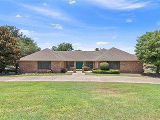 Foreclosed Home - 2901 INVERNESS DR, 76710