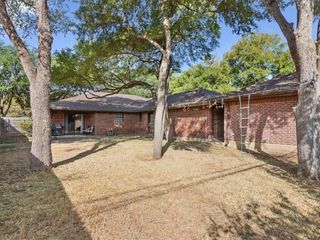 Foreclosed Home - 1505 OAK HOLLOW DR, 76712