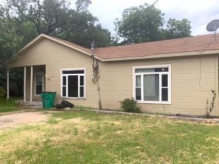 Foreclosed Home - 113 W SPENCER ST, 76823