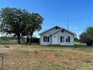 Foreclosed Home - 400 W PECAN ST, 76823