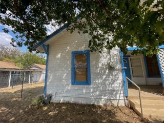 Foreclosed Home - 711 S NECHES ST, 76834